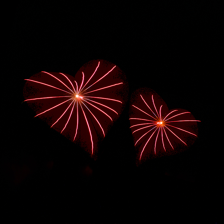 Bombes coeurs rouge Ellipse Pyrotechnique feux d'artifice gironde landes aquitaine